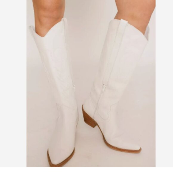 Coconuts by Matisse White Heeled Boots - Picture 1 of 3